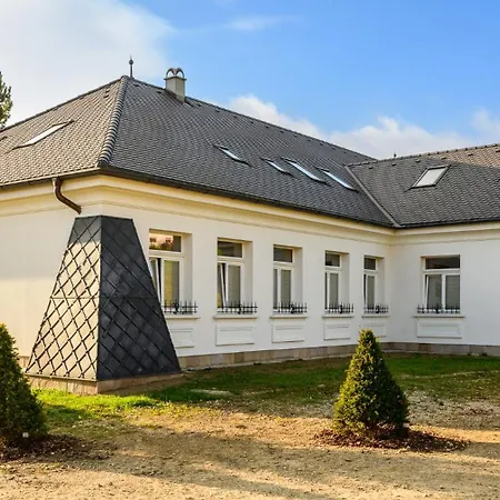 Ecole 4* Nova Dubnica