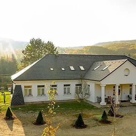 Ecole 4*