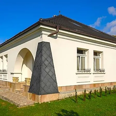 Ecole Apartmanhotel 4*