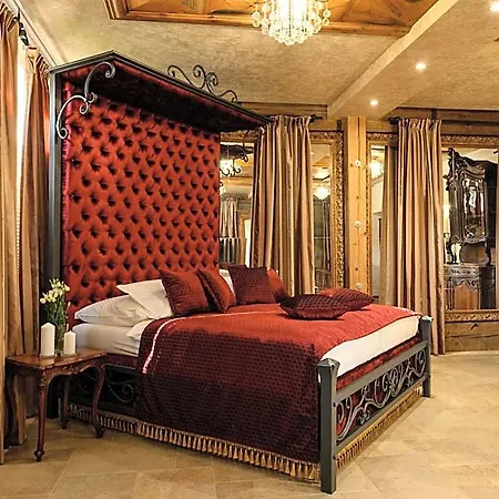 Ecole Apartmanhotel 4*